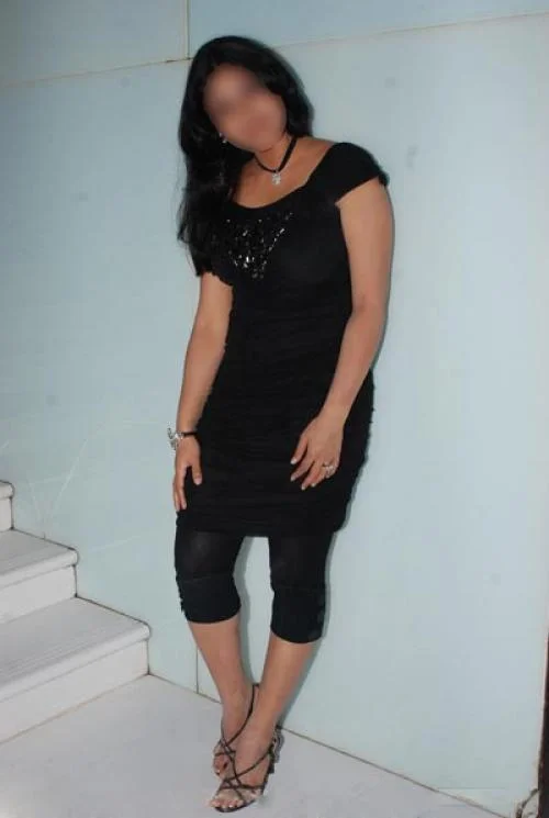 Call Girls Boat Club Road