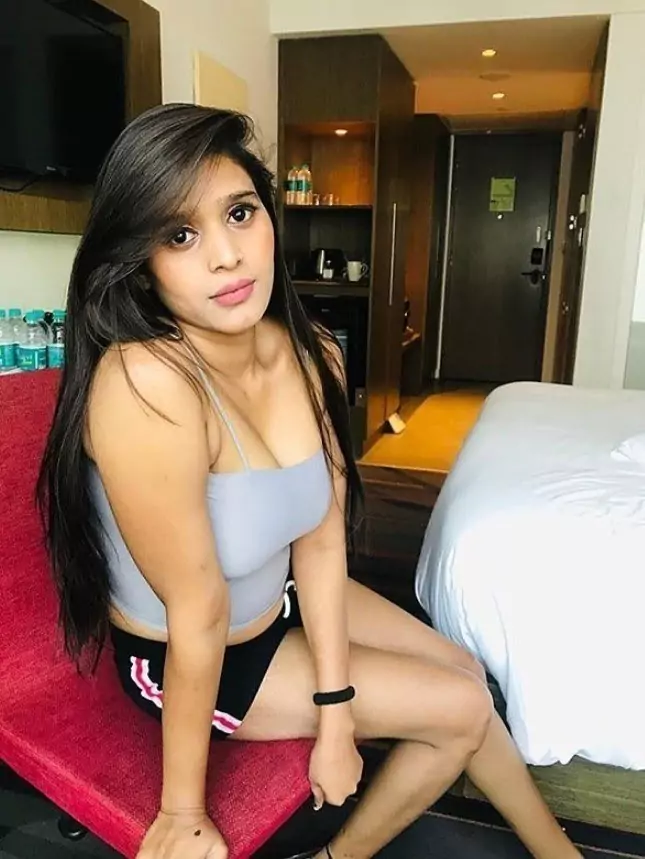 कॉल गर्ल्स सर्विस  बोट क्लब रोड